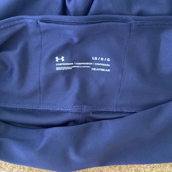 Under Armor work out Capris - Picture 4 of 4